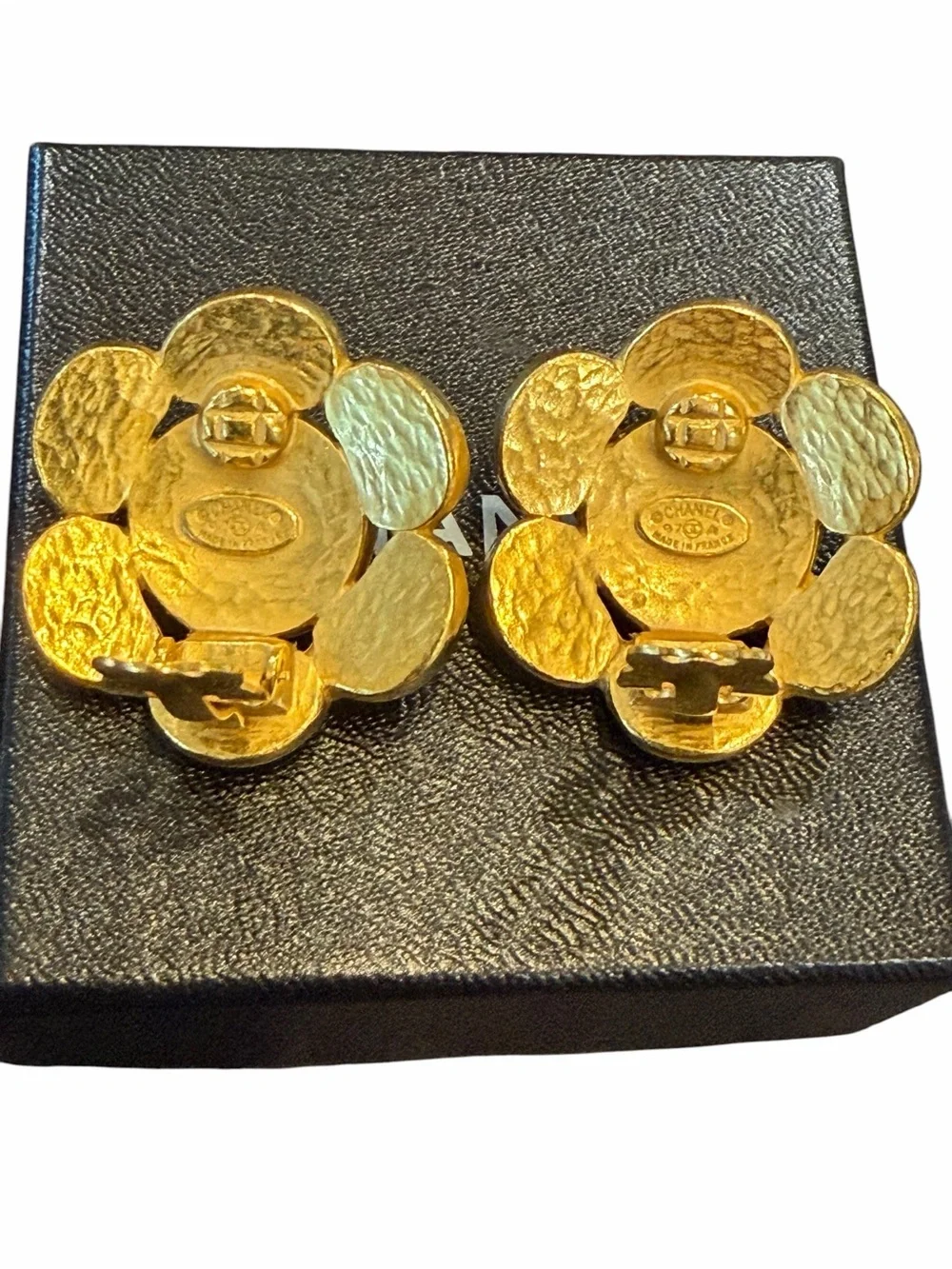 CHANEL statement clip
